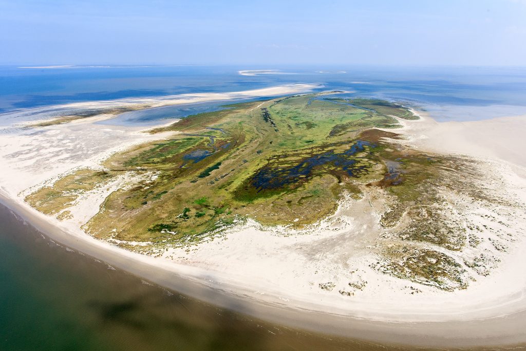 Rottumerplaat is een van de onbewoonde eilanden in de Waddenzee. © foto: Joop van Houdt